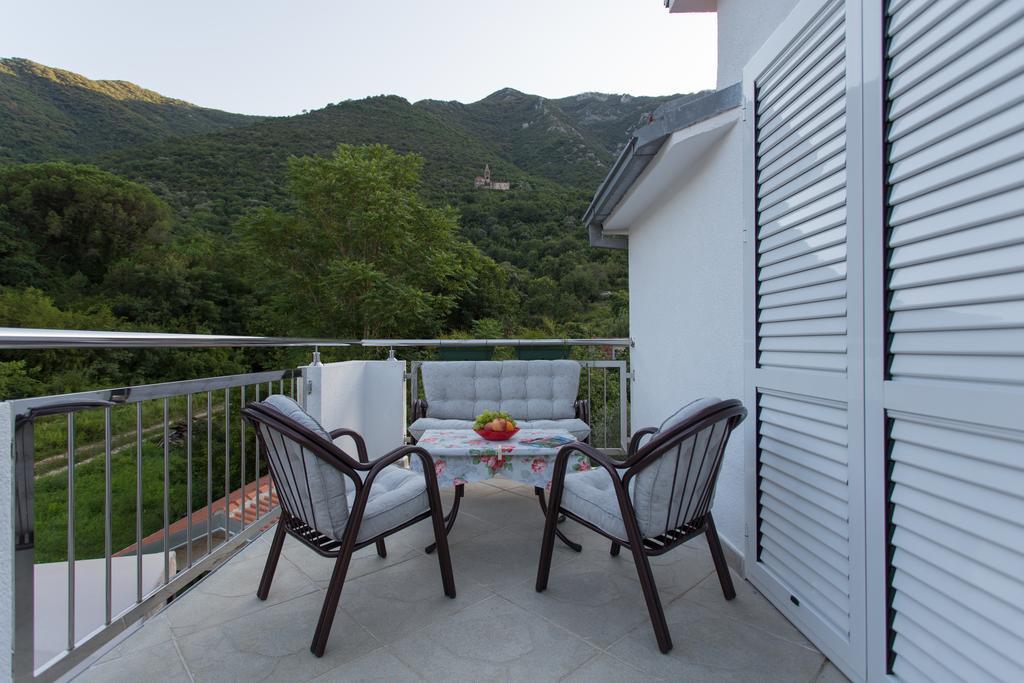 Djurovic Apartments Montenegro Kotor Exterior photo